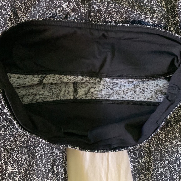 Lululemon Leggings with Mesh Detail - Picture 5 of 5